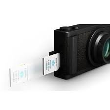 كارت ذاكرة (ميموري كارد) -Toshiba FlashAir 8GB Wireless SDHC Memory Card