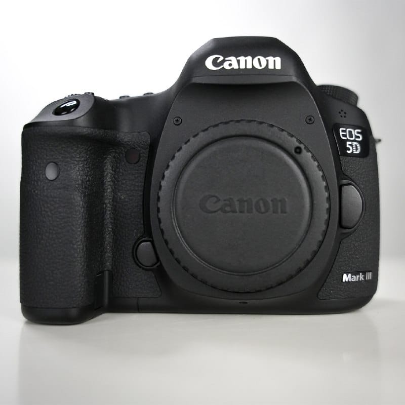 d0a0f4cf-de53-4d9f-a8c8-d9d267f18b8e camera canon 5D mark iii (used)